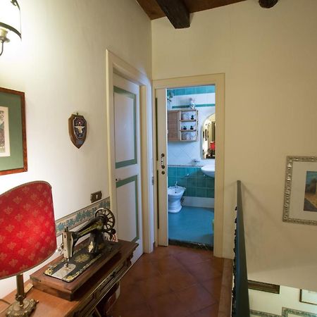 Bed and Breakfast La Via Dei Presepi à Naples Extérieur photo