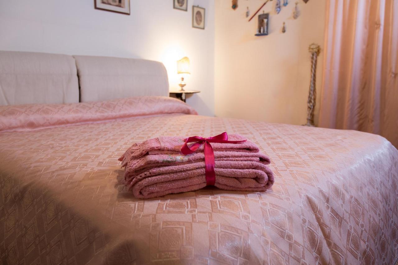Bed and Breakfast La Via Dei Presepi à Naples Extérieur photo