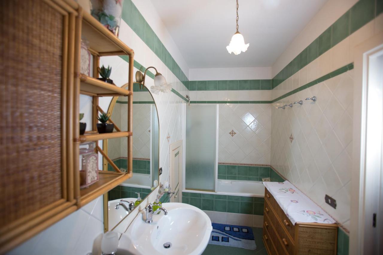 Bed and Breakfast La Via Dei Presepi à Naples Extérieur photo