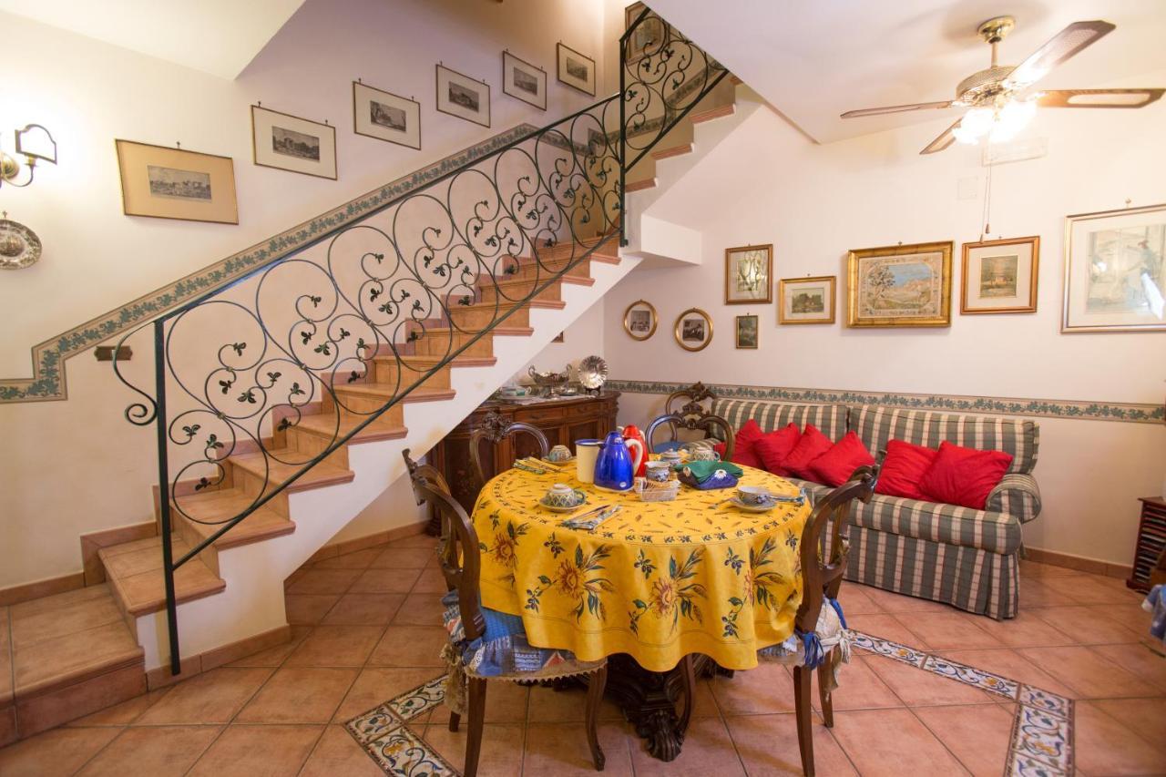 Bed and Breakfast La Via Dei Presepi à Naples Extérieur photo
