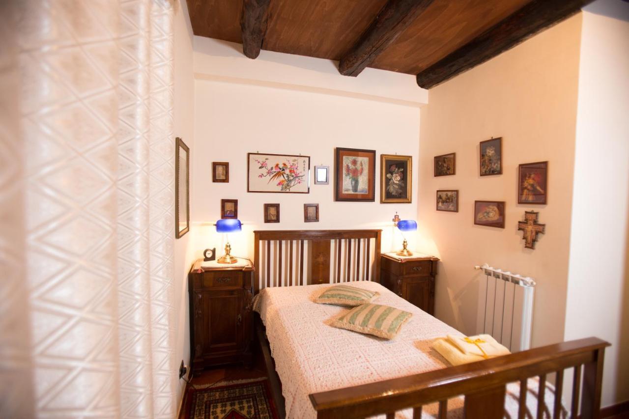 Bed and Breakfast La Via Dei Presepi à Naples Extérieur photo